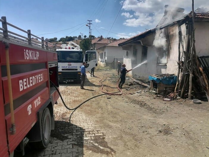 corumda-evi-yanan-kadin-ortadan-kayboldu_990d5317