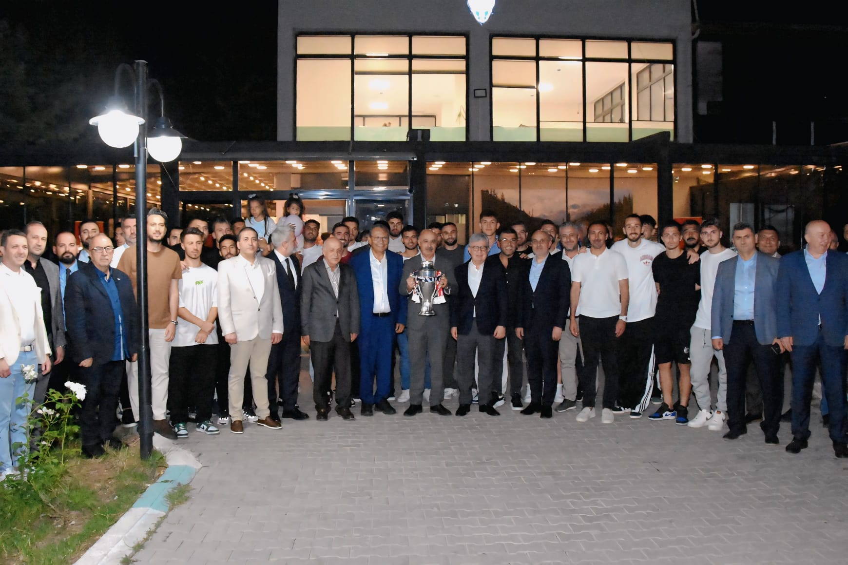 Emni̇yet İsti̇klal Yemek (3)