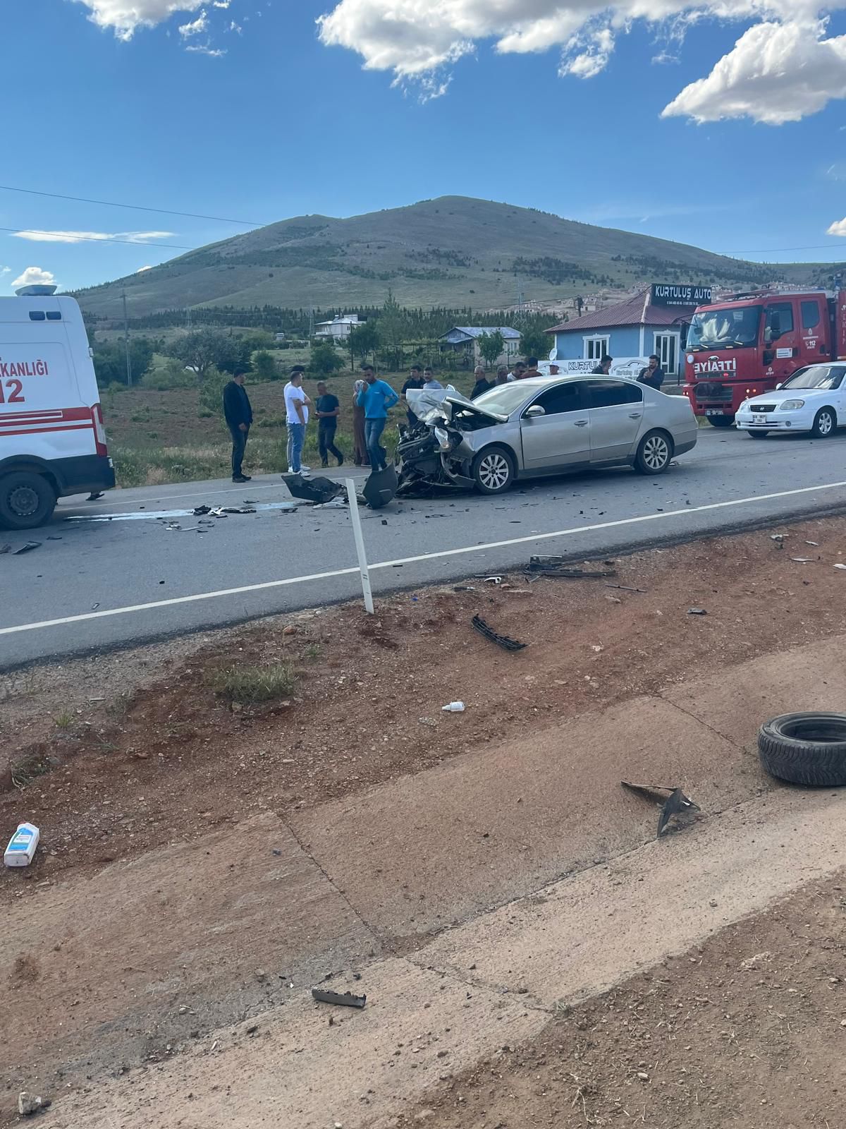 Afşin’de feci kaza! İki otomobil çarpıştı: 6 yaralı!