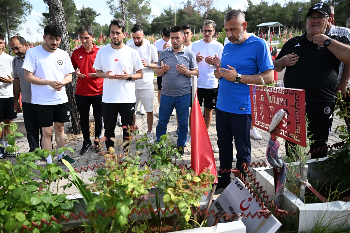 İsti̇klal Mezar Zi̇yaret 4