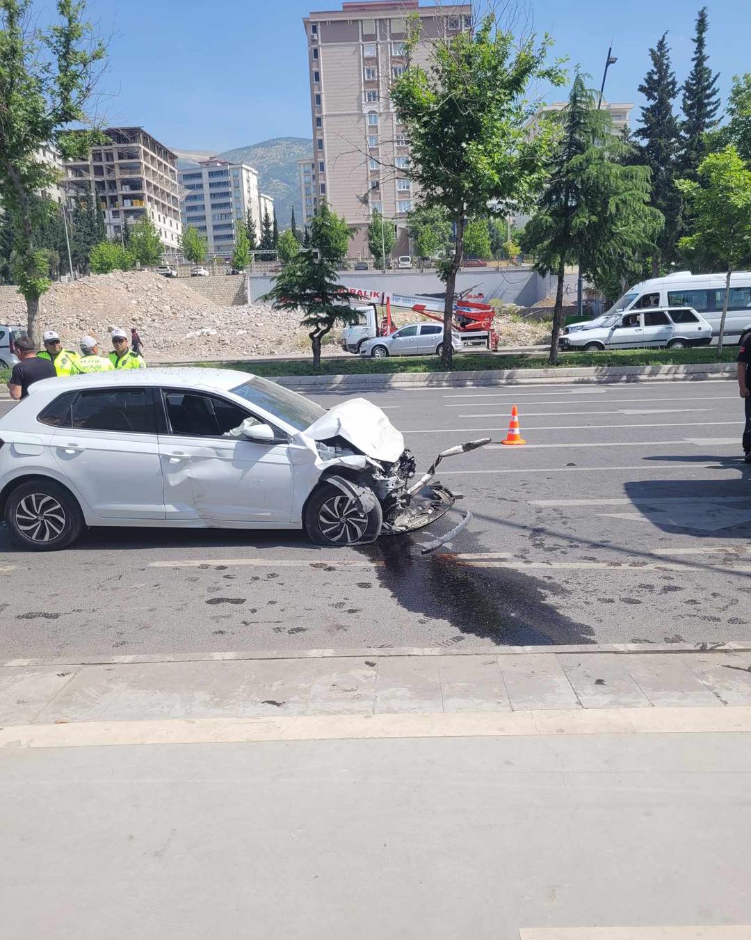 Yıkılan Kervan Karşısı Otobüse Arkadan Çarpmış Bir Kişi Vefat Etmiş Allah Rahmet Eylesin