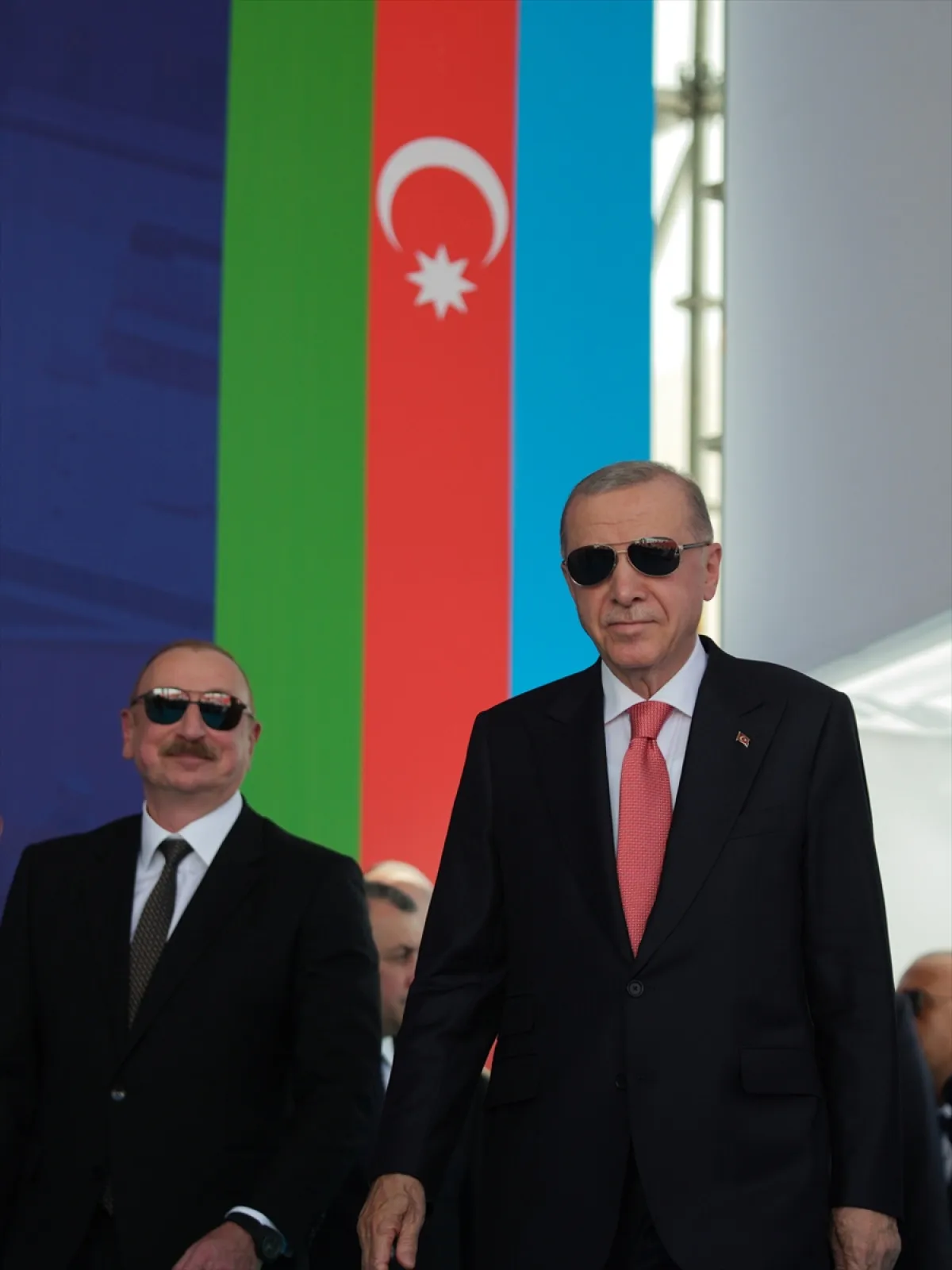 68540B3C3830E853 W1200Xh1600