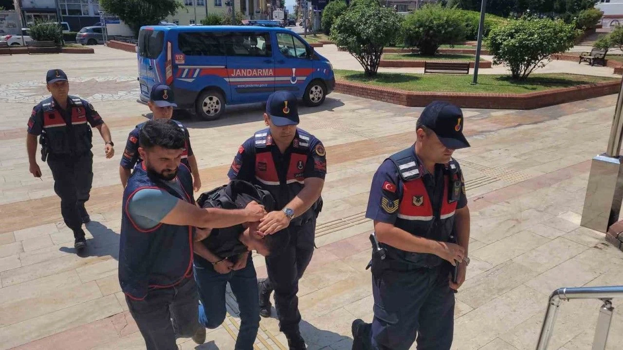 Aydinda Akrabasini Miras Yuzunde Tornavida Ile Katleden Zanli Mahkemeye Sevk Edildi