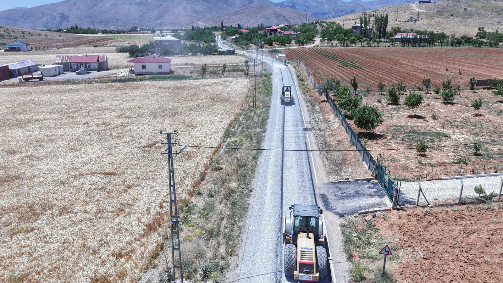 Bş Afşi̇n Yol (1)