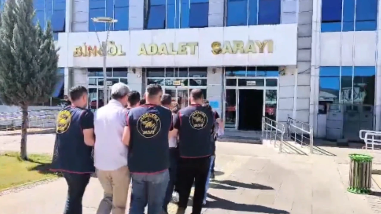 Cantadan Bebek Cesedi Cikmisti 20 Yil Sonra Yakalandilar 3Yei