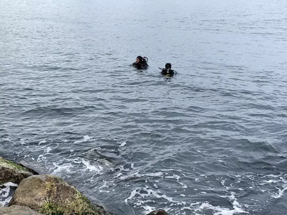 Denizde Kaybolan Toprak Icin Arama Calismalar 18757899 Amp