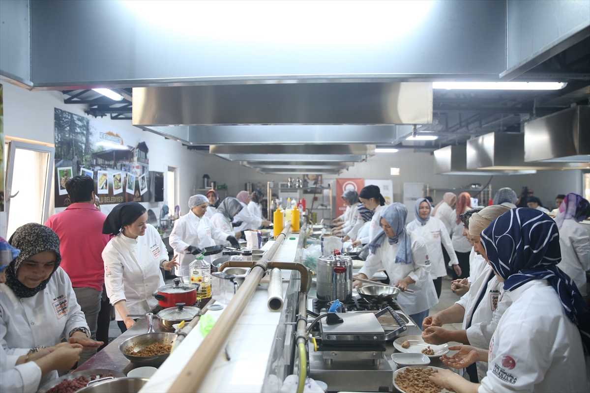 Maraş Kadinlar Mutfak (9)