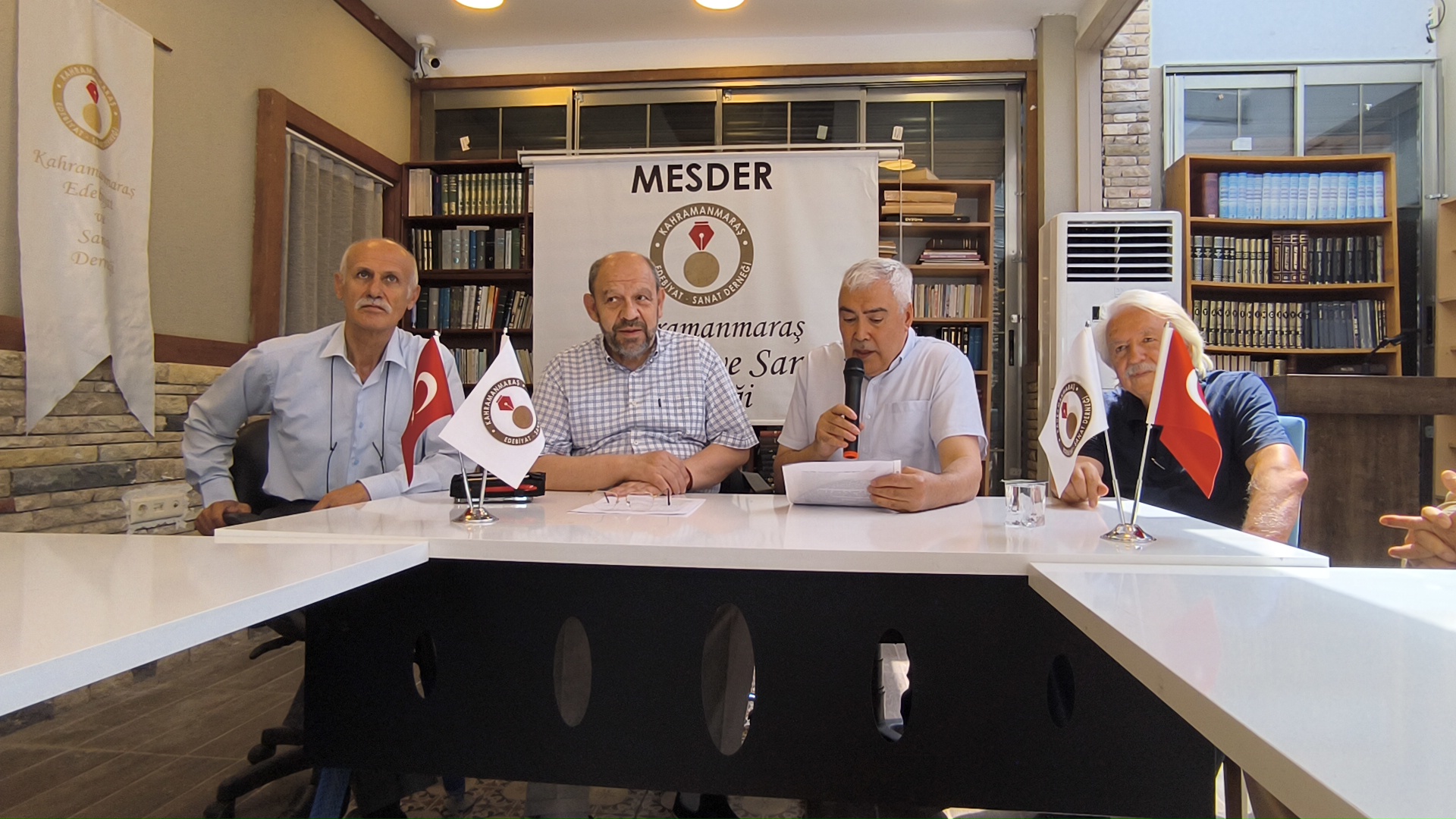 Mesder Şi̇i̇r (1)