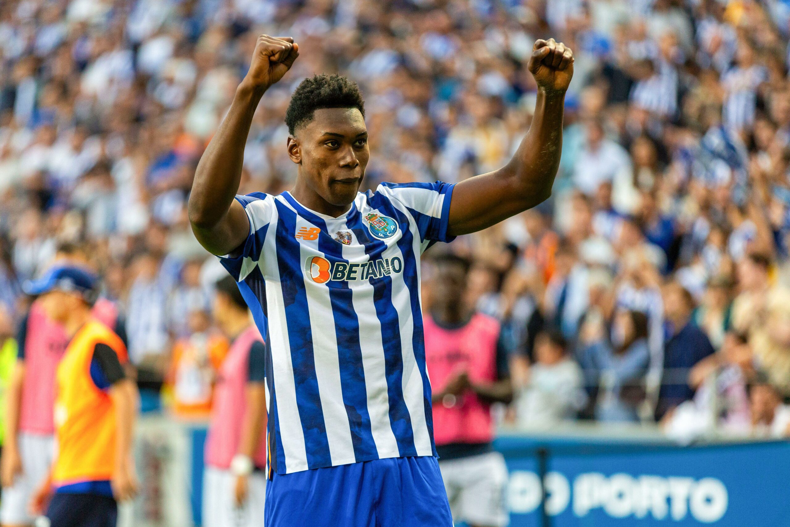Samu Omorodion Shines As Porto Draws With Manchester United Header Image Scaled