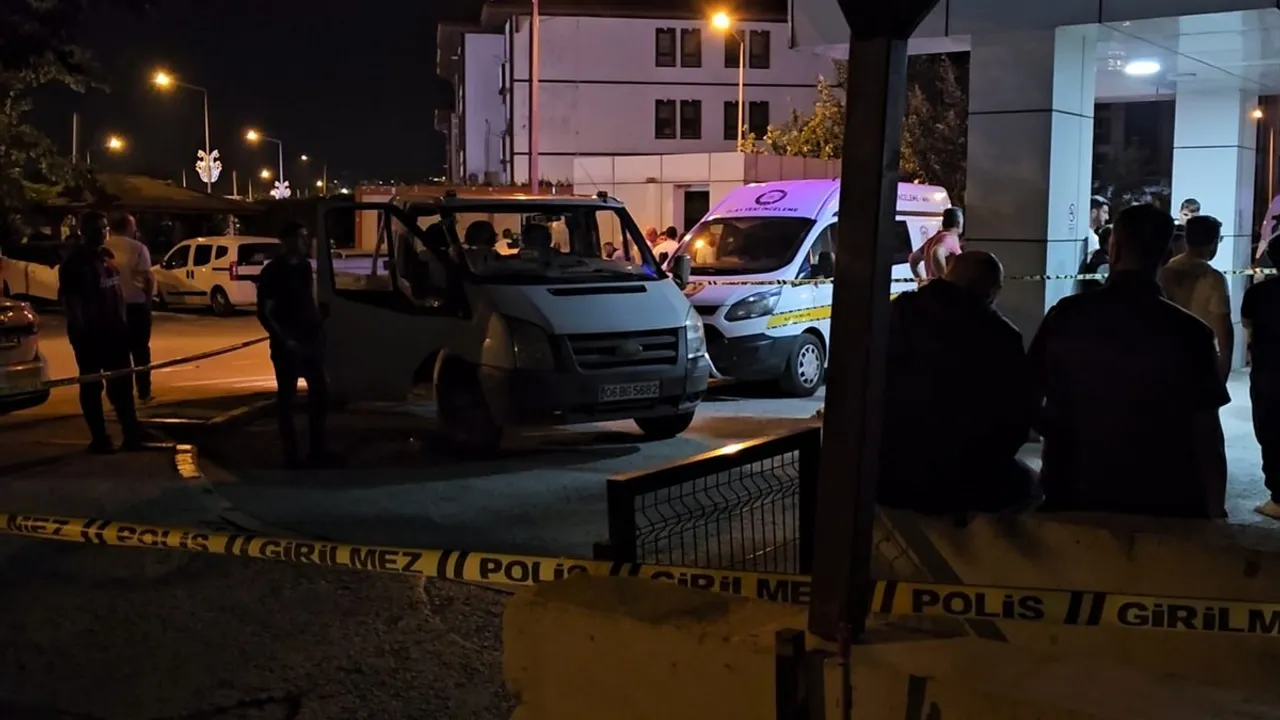 Sapanca Da Hastane Bahcesinde Silahli Kavga Bir Kisi Hayatini Kaybetti 1200 862005