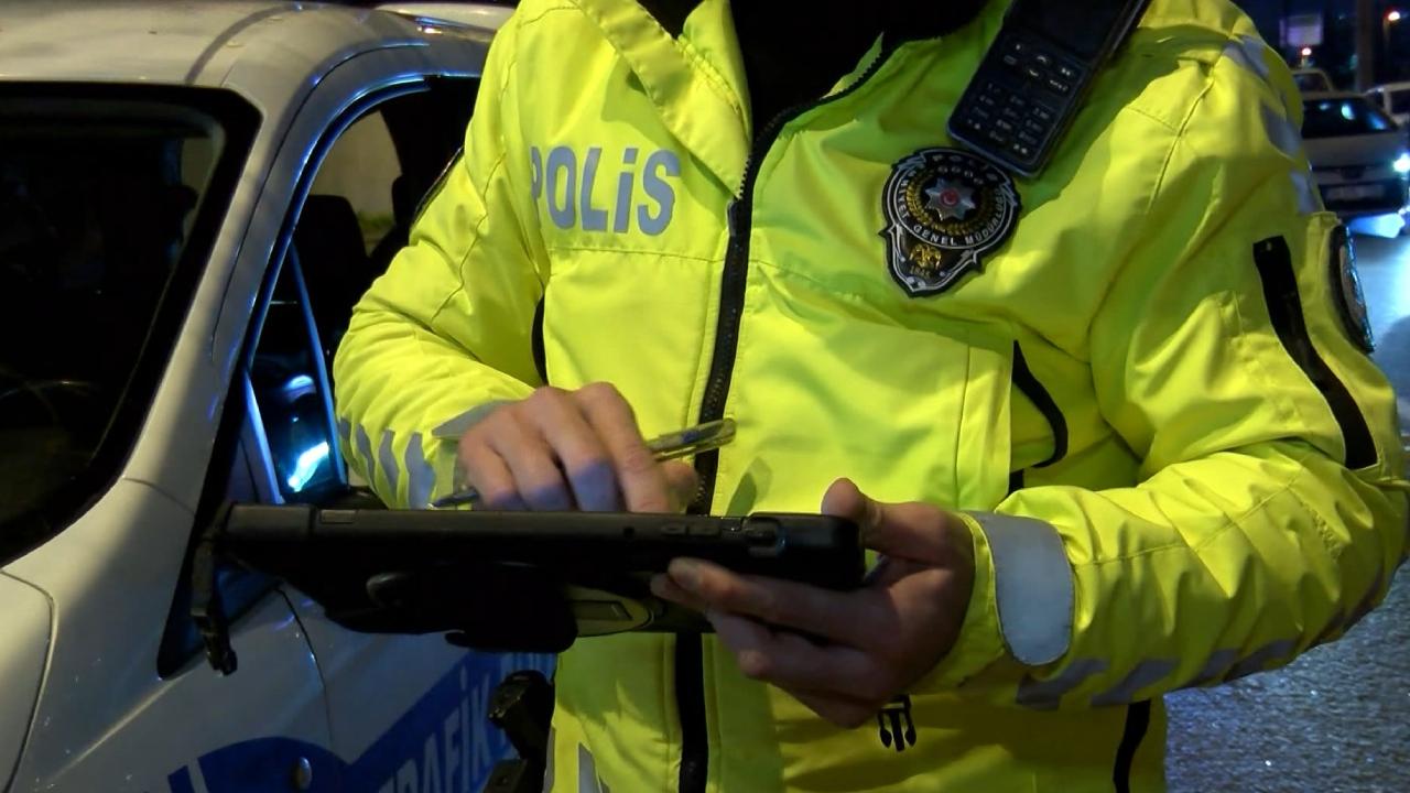Trafik Polisi Trafik Cezasi Ceza Dha 2165058