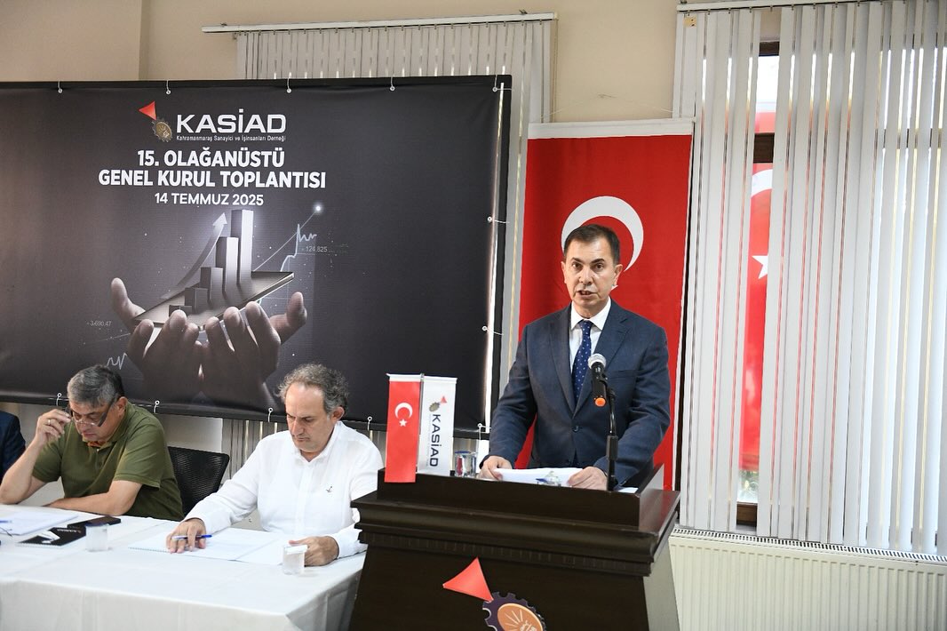 Photo By Kahramanmaraş Kasi̇ad On July 14, 2025. 4 Kişi Ve Şunu Diyen Bir Yazı 'Kasi̇ad Wanseajewjoetr 15. 5.Olağanüstü Anüstü Genel Kurul Toplantisi 14 Temmuz 2025 12182 Kasiad' Görseli Olabilir.