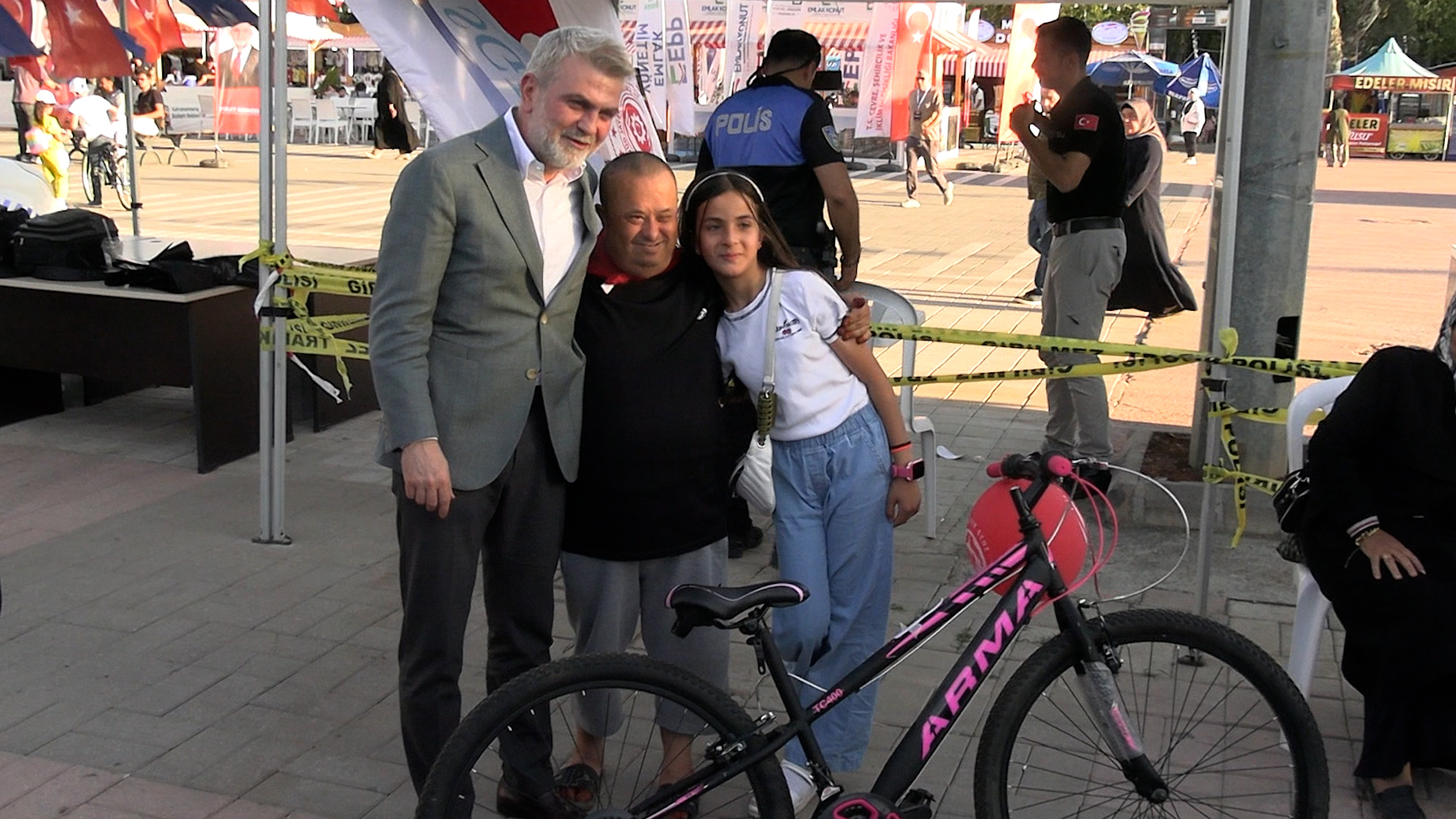 Maraş Fuar Çocuklara Bi̇si̇klet 2