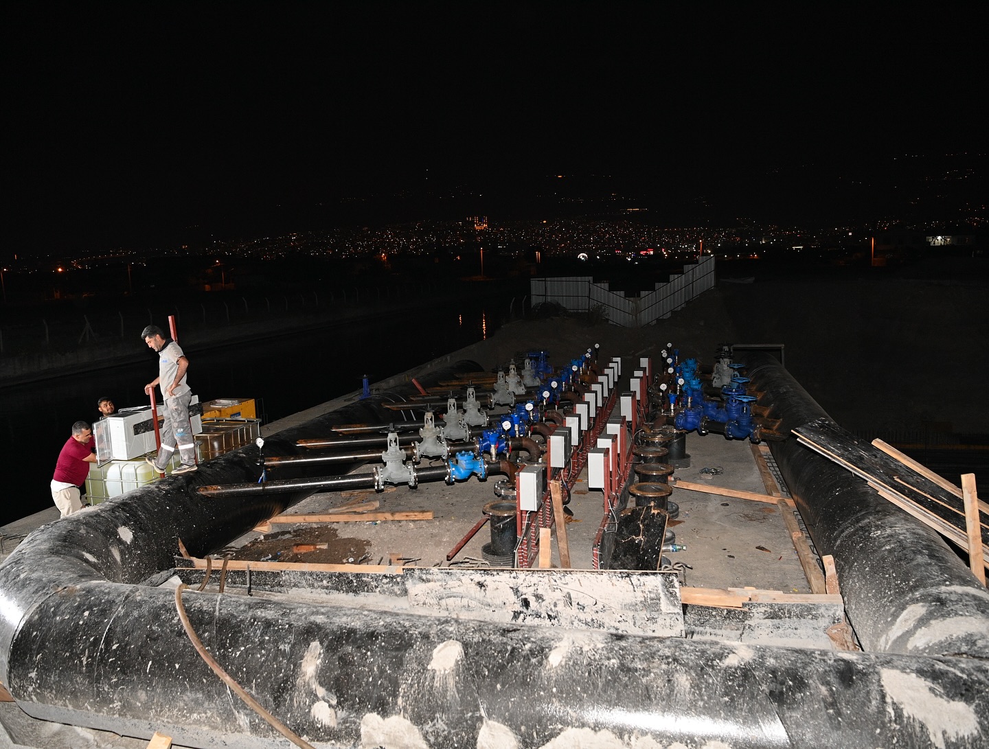 Photo By Fırat Görgel On August 03, 2025. 3 Kişi, Mavna Ve Yazı Görseli Olabilir.