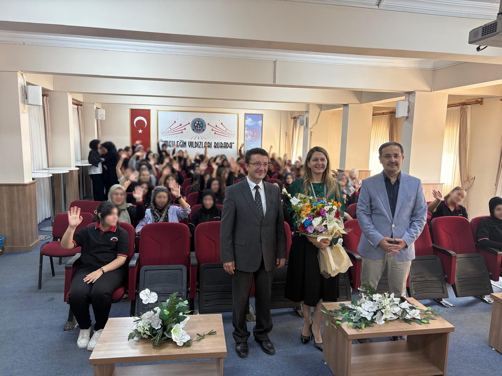 Ahi̇li̇k İnci̇ Okumuş (3)