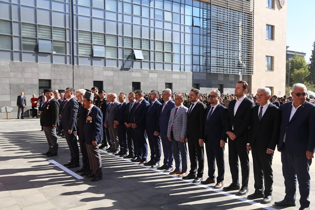 Gazi̇ler Tören Şehi̇tli̇k (3)