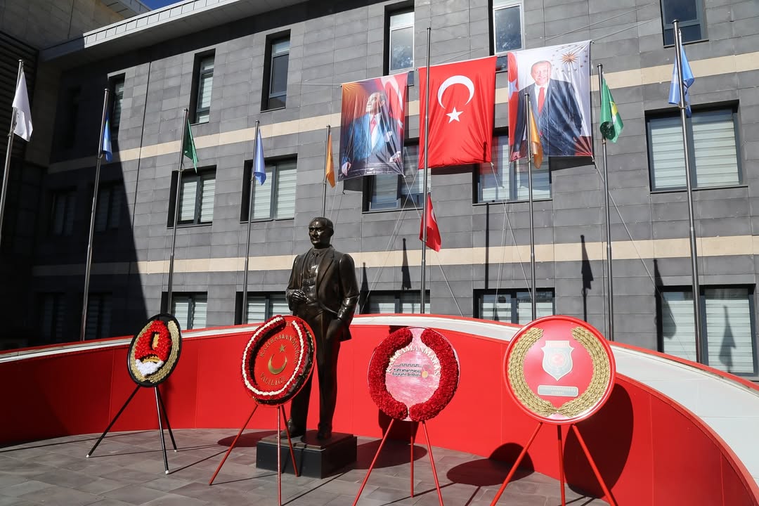 Gazi̇ler Tören Şehi̇tli̇k (5)