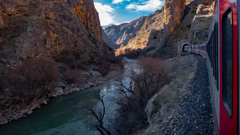 68Fdbeff56617A12Eccf5729