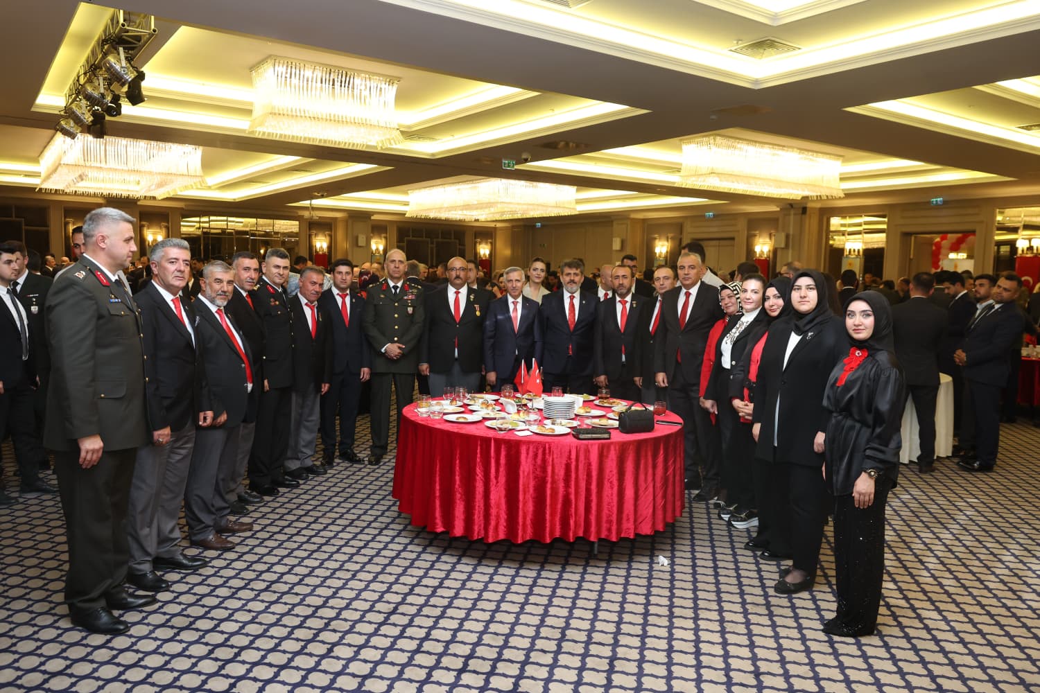 Cumhuri̇yet Balosu (24)