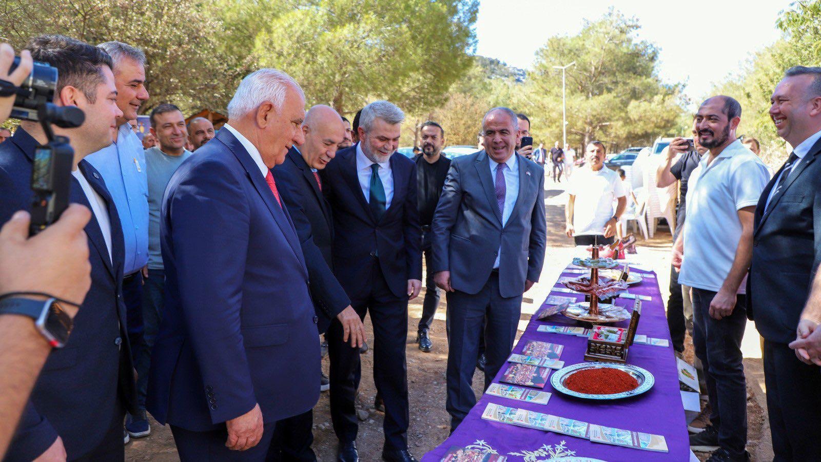 G2Qc1Uq Wc A A1 H O I