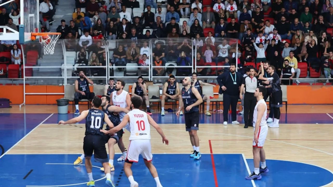 Kipas Istiklal Uzatmalarda Guldu Final Grubunda Kritik Galibiyet 100 98 182013 20250412-1