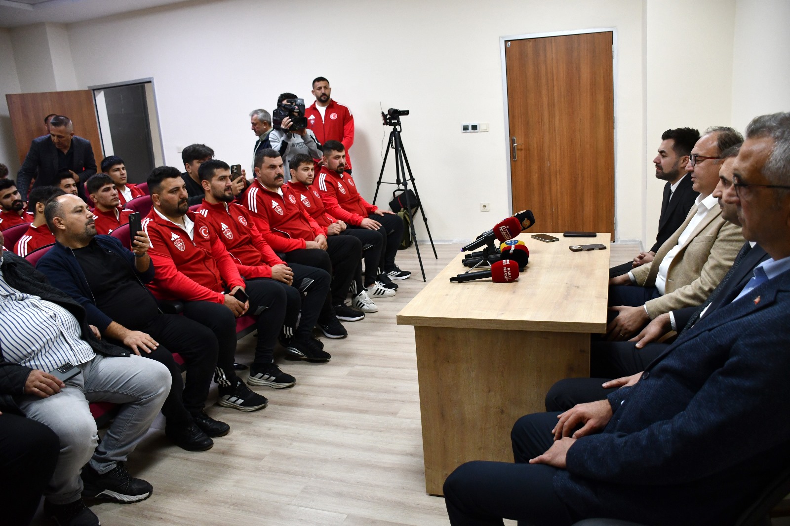 Maaraş Güreşci̇ler (3)