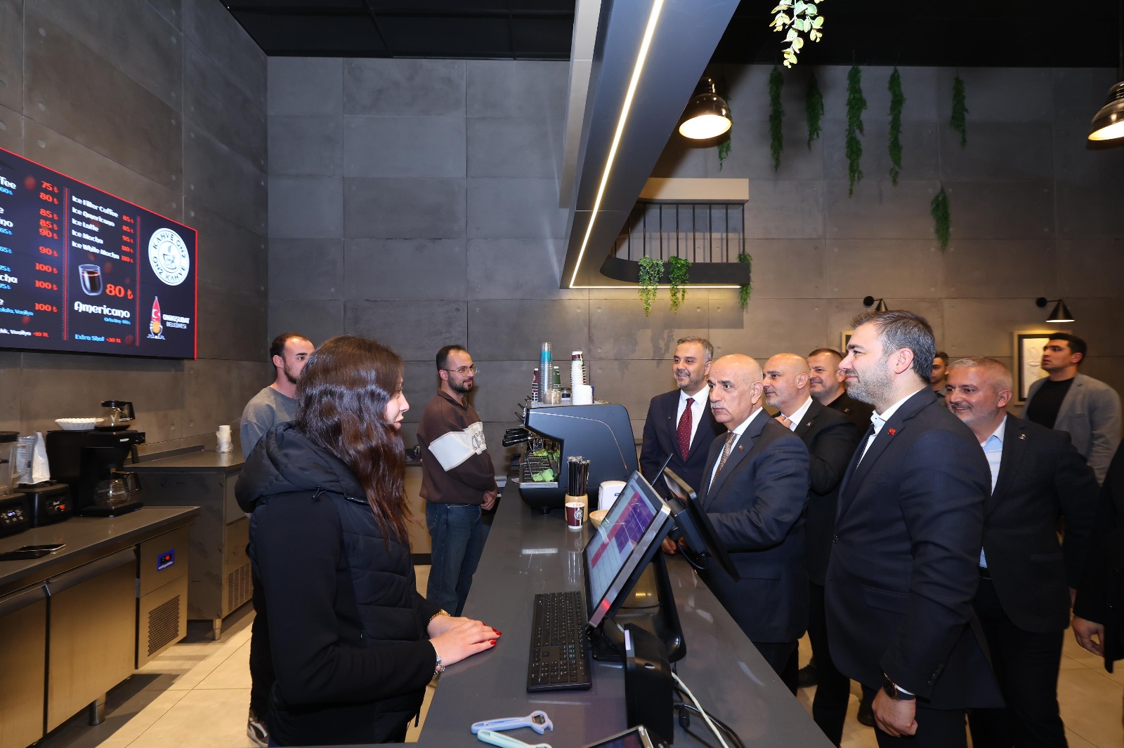 Oni̇ki̇şubat Kave 1