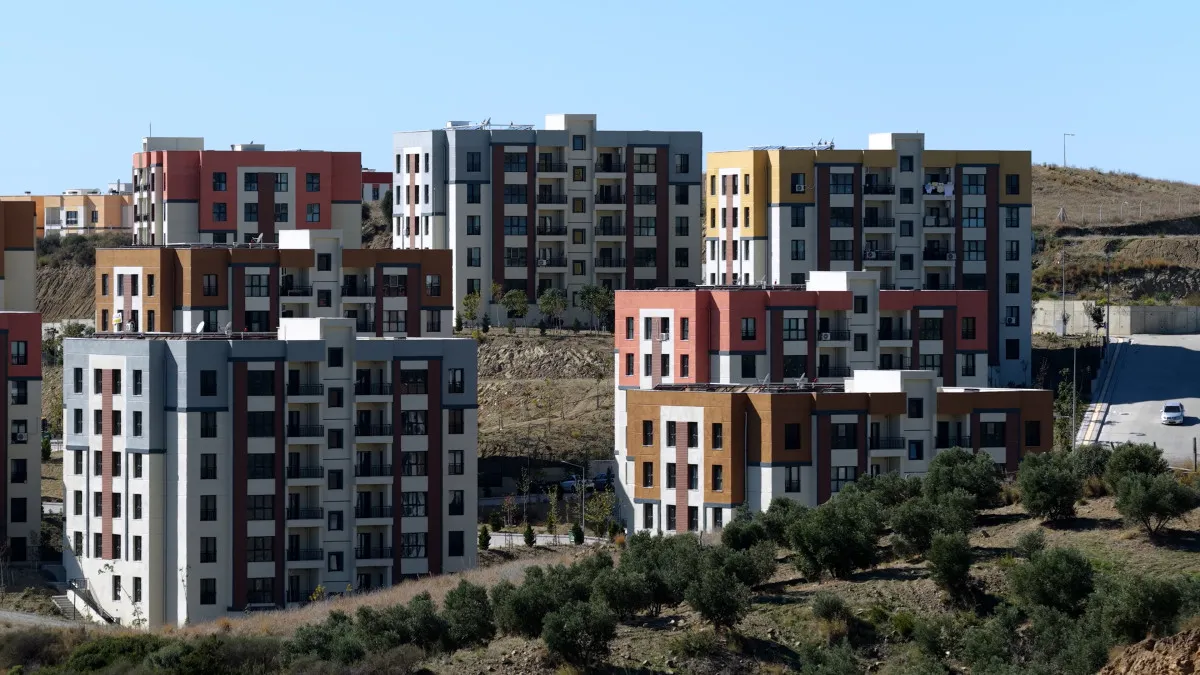 692555Ab25F4B192 W1200Xh675