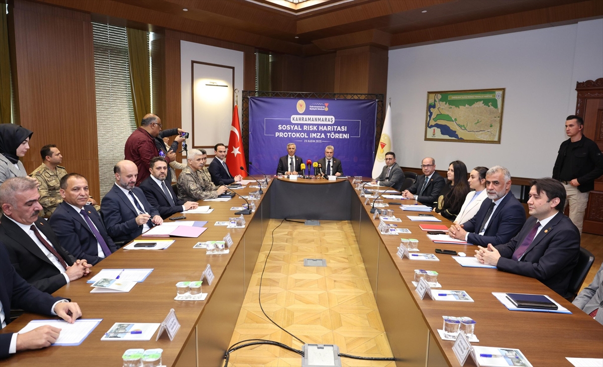 Aa 20251125 39804436 39804434 Kahramanmaras Valiligi Ve Buyuksehir Belediyesi Arasinda Sosyal Risk Haritasi Isbirligi Protokolu Imzalandi (1)