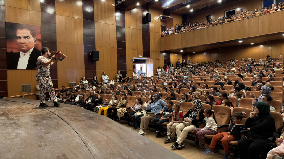 Çocuk Gösteri̇si̇