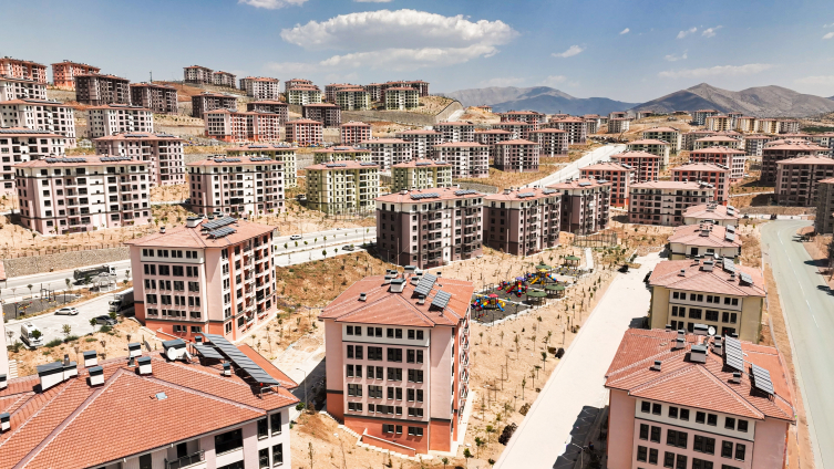 D J I 0739 00 01 57 07 Still001