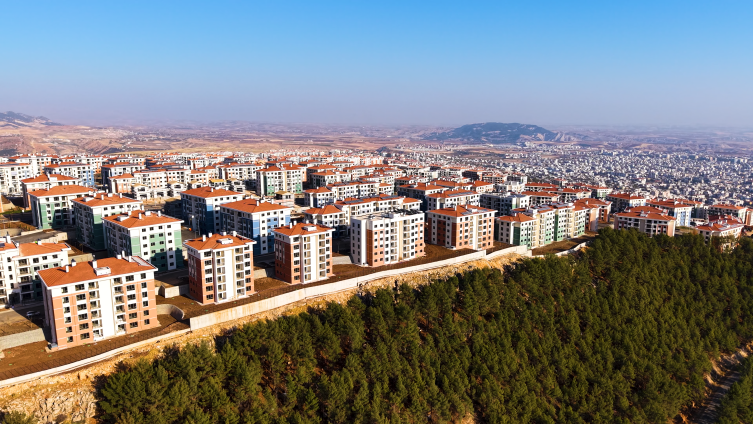 İ N D E R E 00 00 43 40 Still005