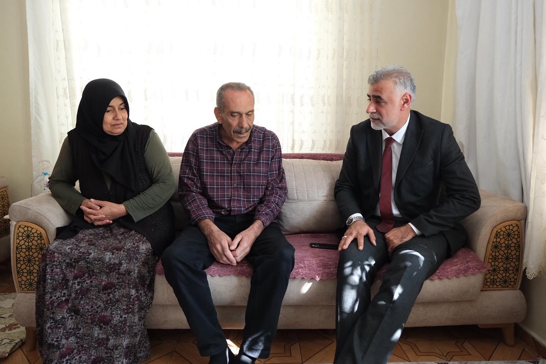 İl Müdürümüz Emre Çalğan , Ilk Ziyaret Olarak Aziz Şehidimiz Ali Can Güneş’in Kıymetli Emanetler