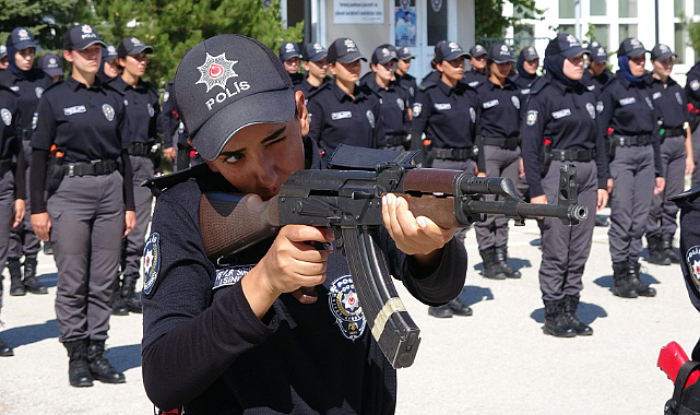 Kadin Polis Adaylari Zorlu Egitim Surecinden Geciyor 1027