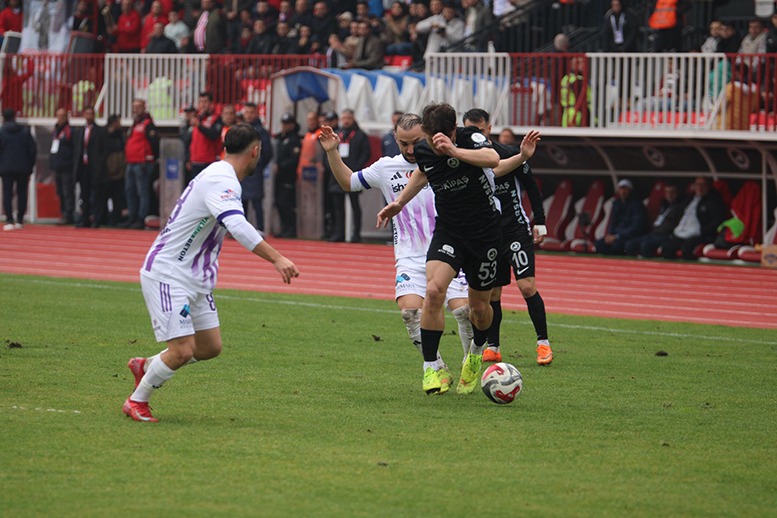 Maraş İsti̇klal Spor (3)