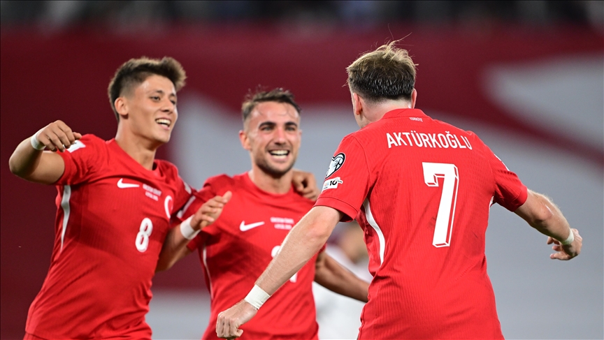 Thumbs B C 0501398E8623C6E3A9Db3A04Be3C81D2