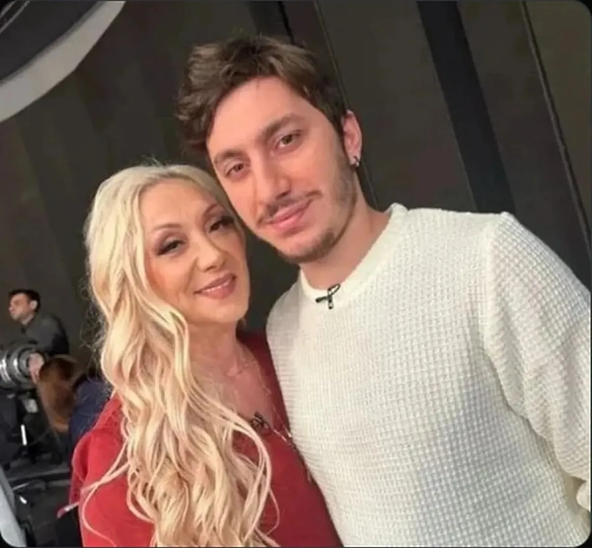 694131Ca94F1E102 W1200Xh1110