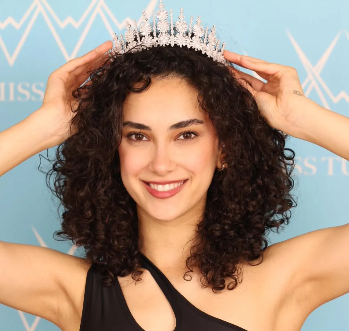 6946423A6E598657 W1200Xh1137-1