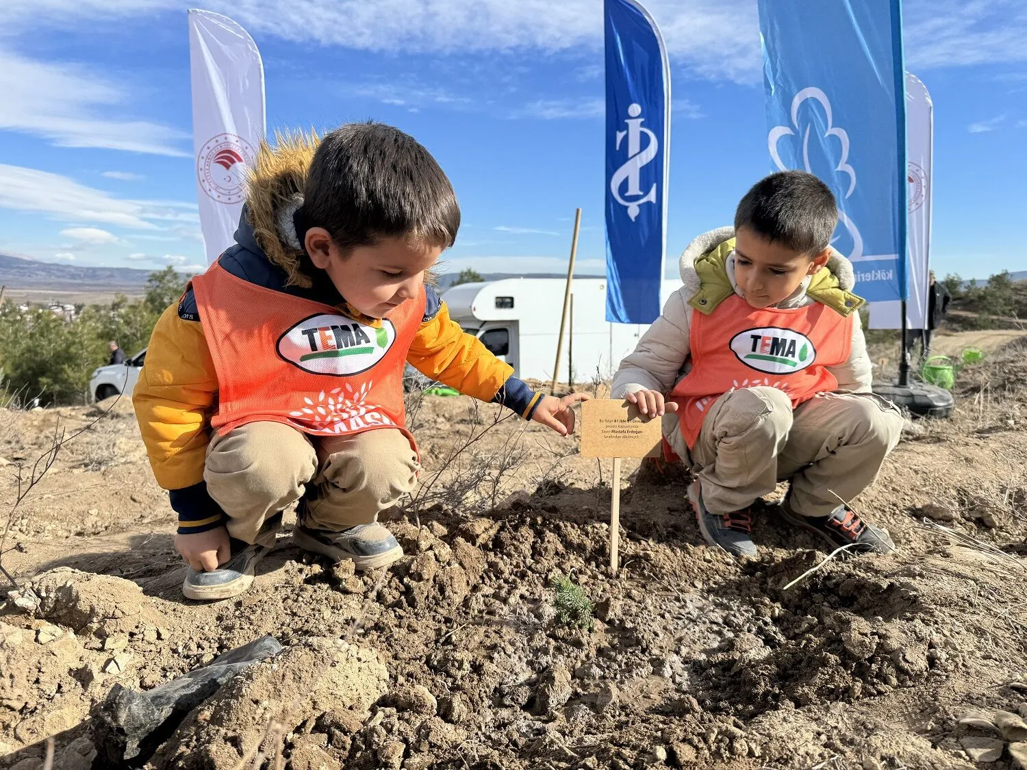 81 Ilde 81 Orman Projesi Kapsaminda 30 Bin Fidan Toprakla Bulustu 5