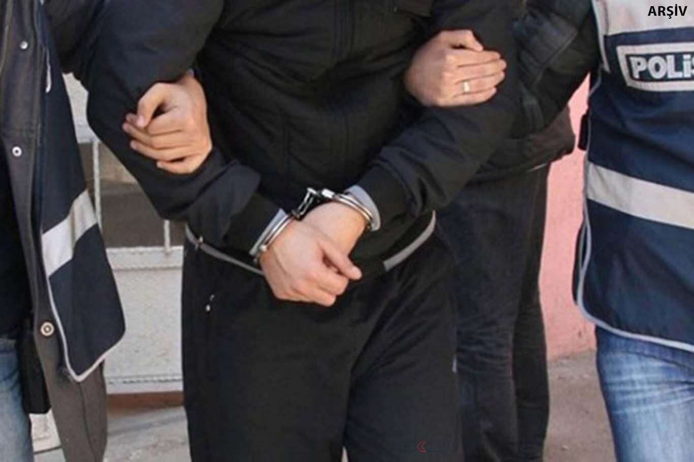 Antalya'da sosyal medyada suç örgütü propagandası yapan 2 zanlı gözaltına alındı