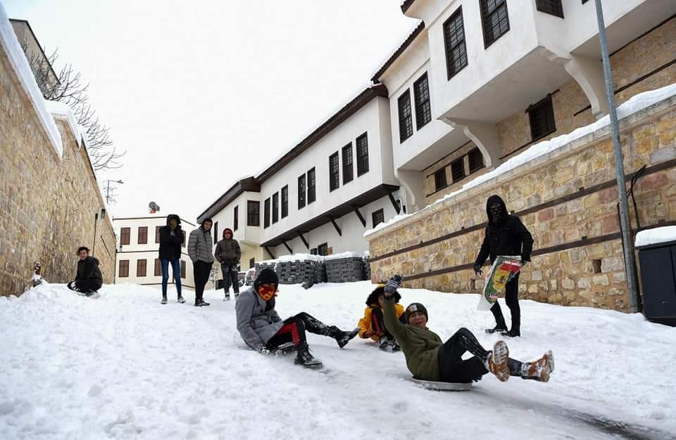 Kahramanmarasta Yogun Kar Yagisi Sonrasinda Ortaya 1642752044599