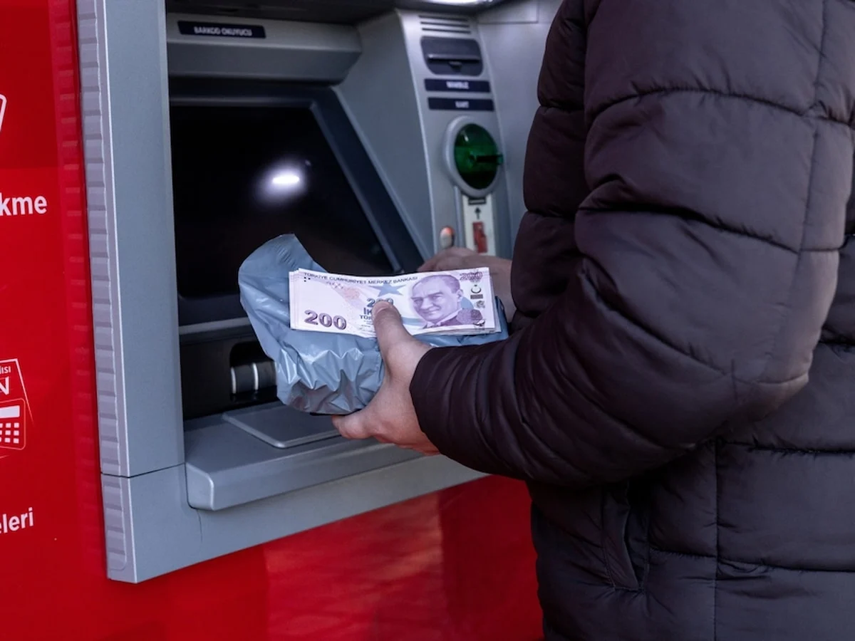 Shutterstock2589432003Jpg Vl J I X73 Wkue0 Yo R Ij T Icg