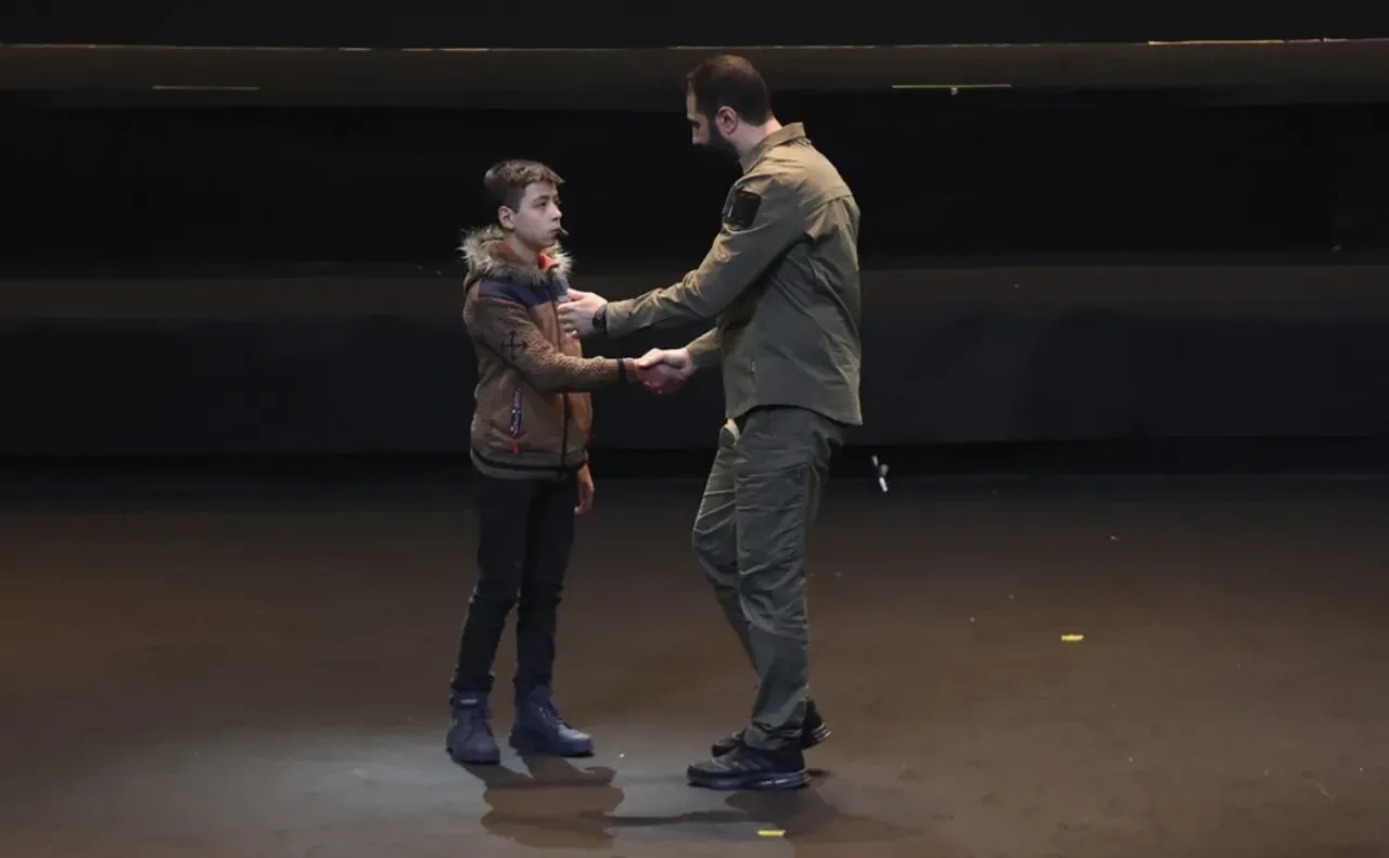 Suriyede Devrimin Sembolu Hafizalara Kazinan Umran Bebek Zafer Konusmasi Yapti 1754081 202512091218 20251209121828 1