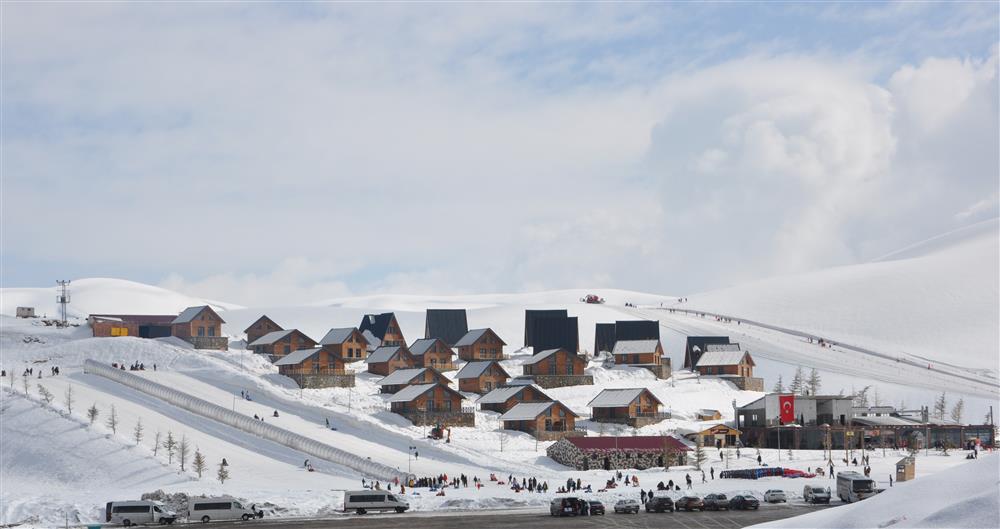 383869,Yedikuyular Kayak Merkezi 1Jpg