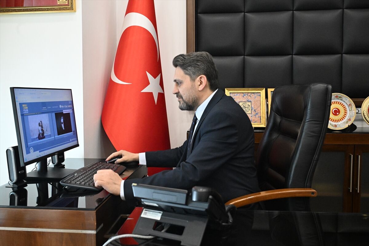 Aa 20260114 40252687 40252685 Kahramanmaras Buyuksehir Belediyesi Genel Sekreteri Ve Yardimcilari Aanin Yilin Kareleri Oylamasina Katildi (1)