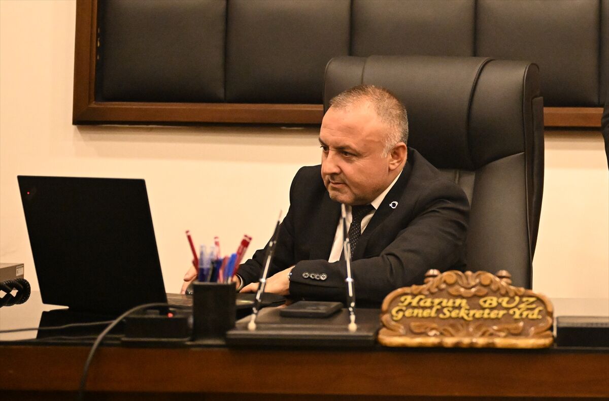 Aa 20260114 40252687 40252686 Kahramanmaras Buyuksehir Belediyesi Genel Sekreteri Ve Yardimcilari Aanin Yilin Kareleri Oylamasina Katildi (1)