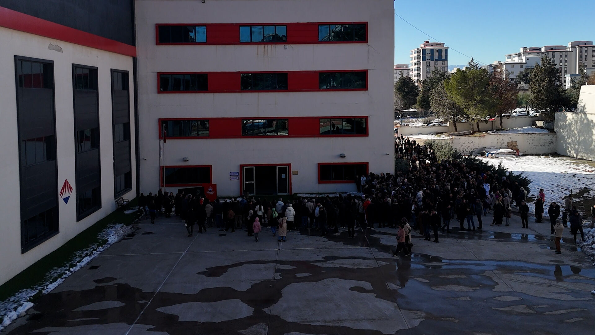 B A H Ç E Ş E H İ R-3