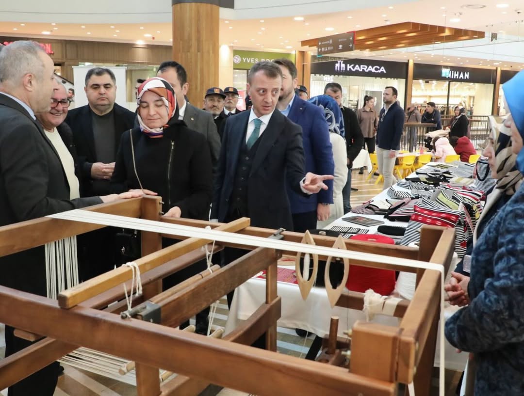 📌Dulkadiroğlu Aile Destek Merkezi Yıl Sonu Sergisidulkadiroğlu Aile Destek Merkezinde Mozaik, A (5)