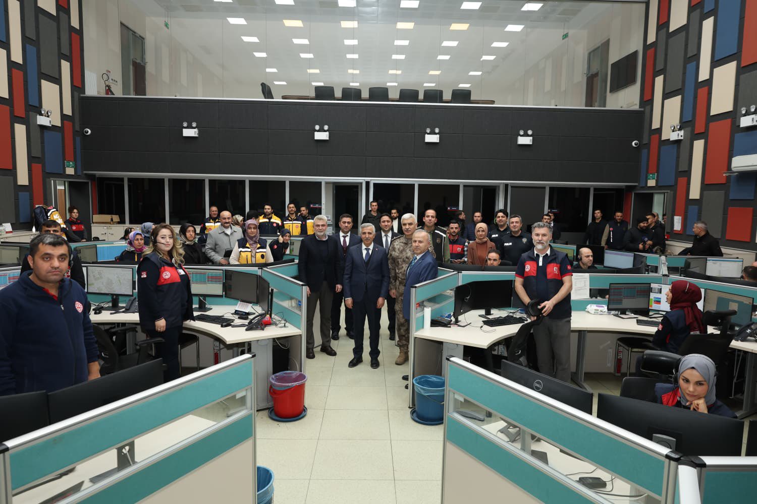 G9Hwuvs Xc A A Jti D