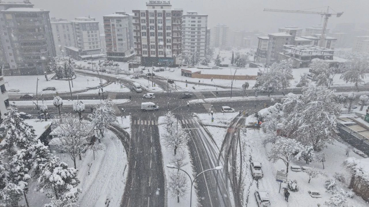 Kahramanmarasta Kar Yagisi Sonrasi 724 Karla Mucadele Suruyor 2